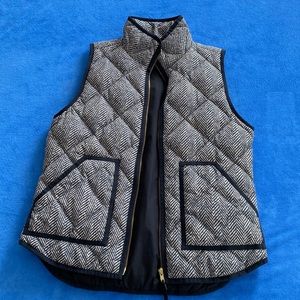 J. Crew Factory Black and White Herringbone Vest Size Small